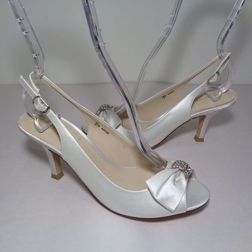 Brianna Leigh Size 7 ANGIE Satin New Sandals